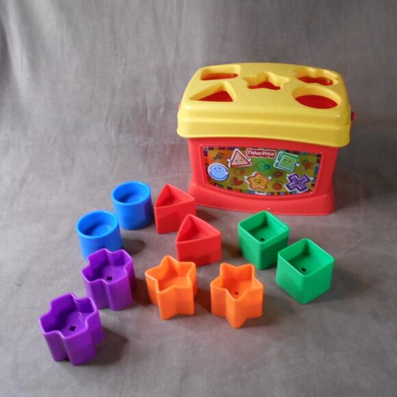 Fisher Price 2006 Baby's First Blocks Shape Sorter Red L4804 Complete - Picture 2 of 10